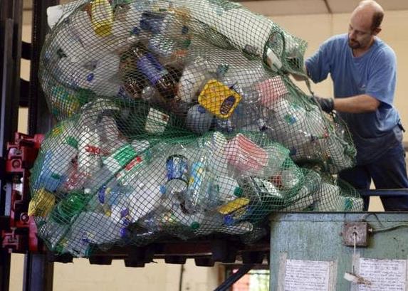 Trenta multinazionali dichiarano guerra alla plastica nei mari